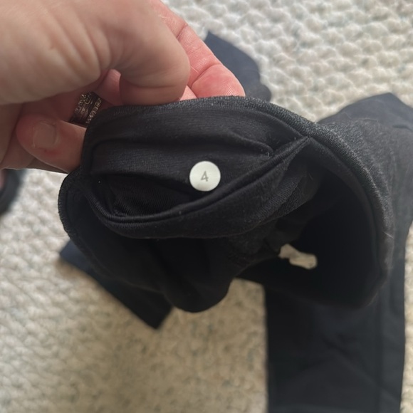 Lululemon Athletica Cropped Leggings - Picture 5 of 5